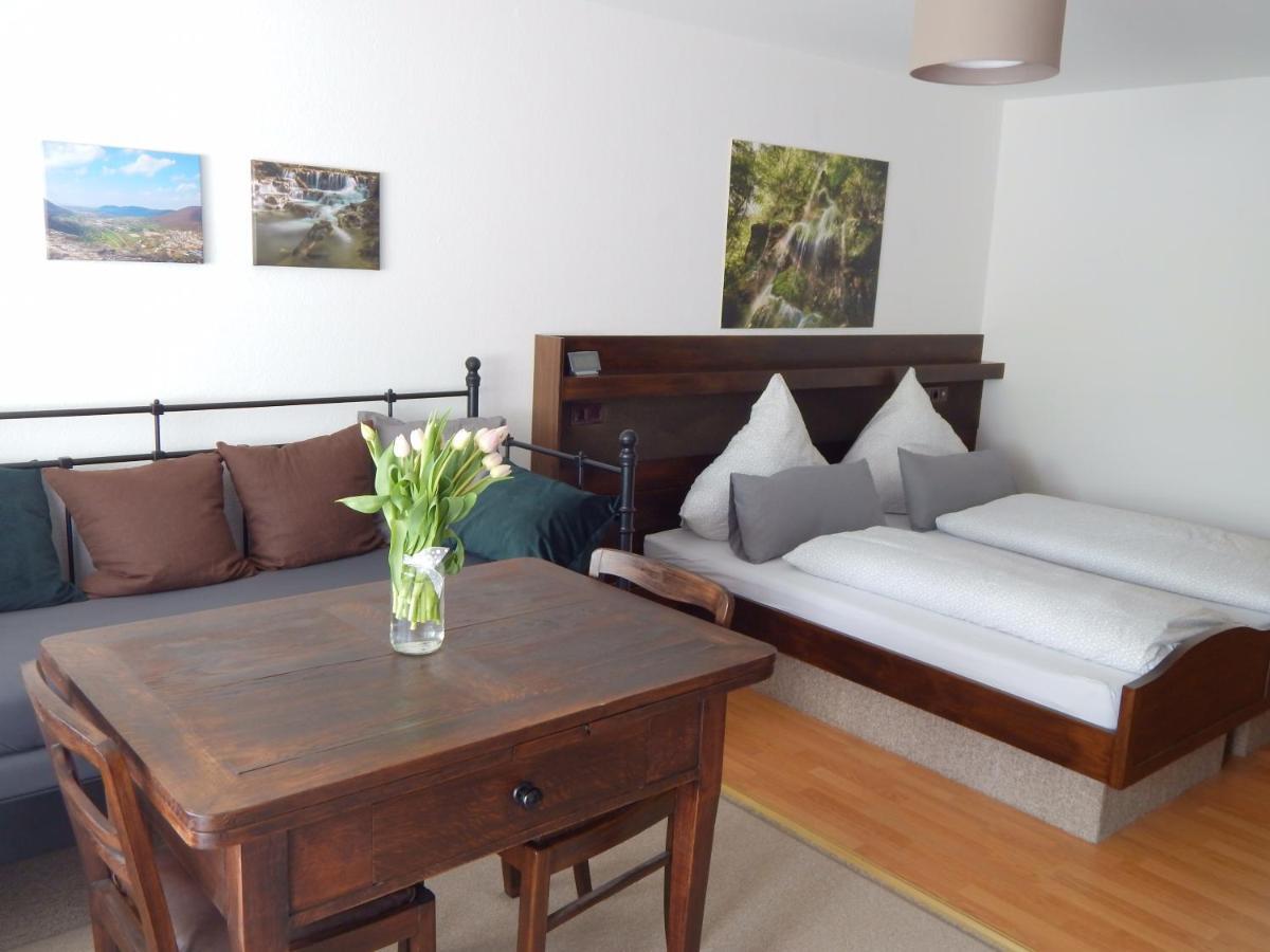 Free Apartment - Burgblick Bad Urach Εξωτερικό φωτογραφία
