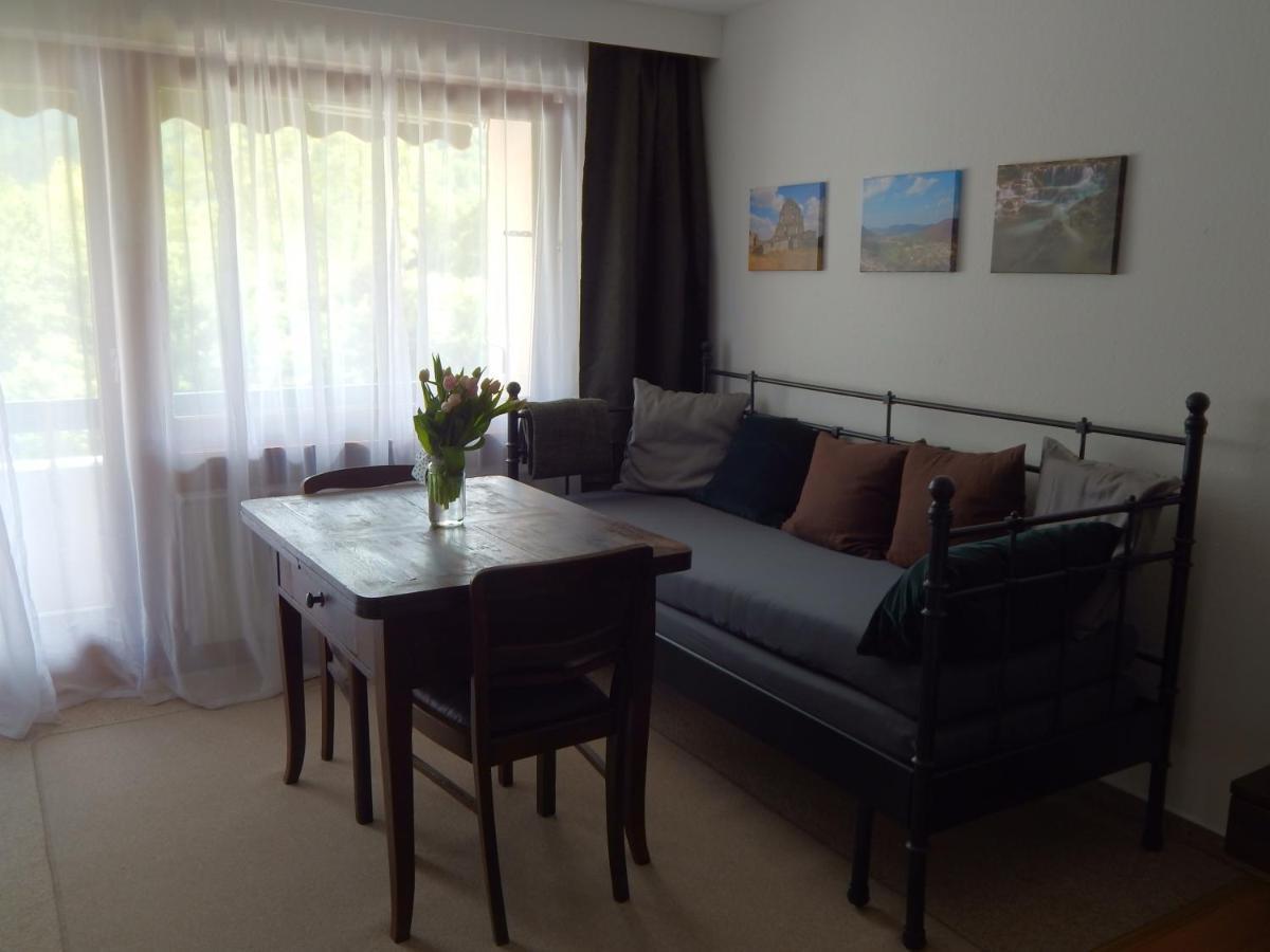 Free Apartment - Burgblick Bad Urach Εξωτερικό φωτογραφία